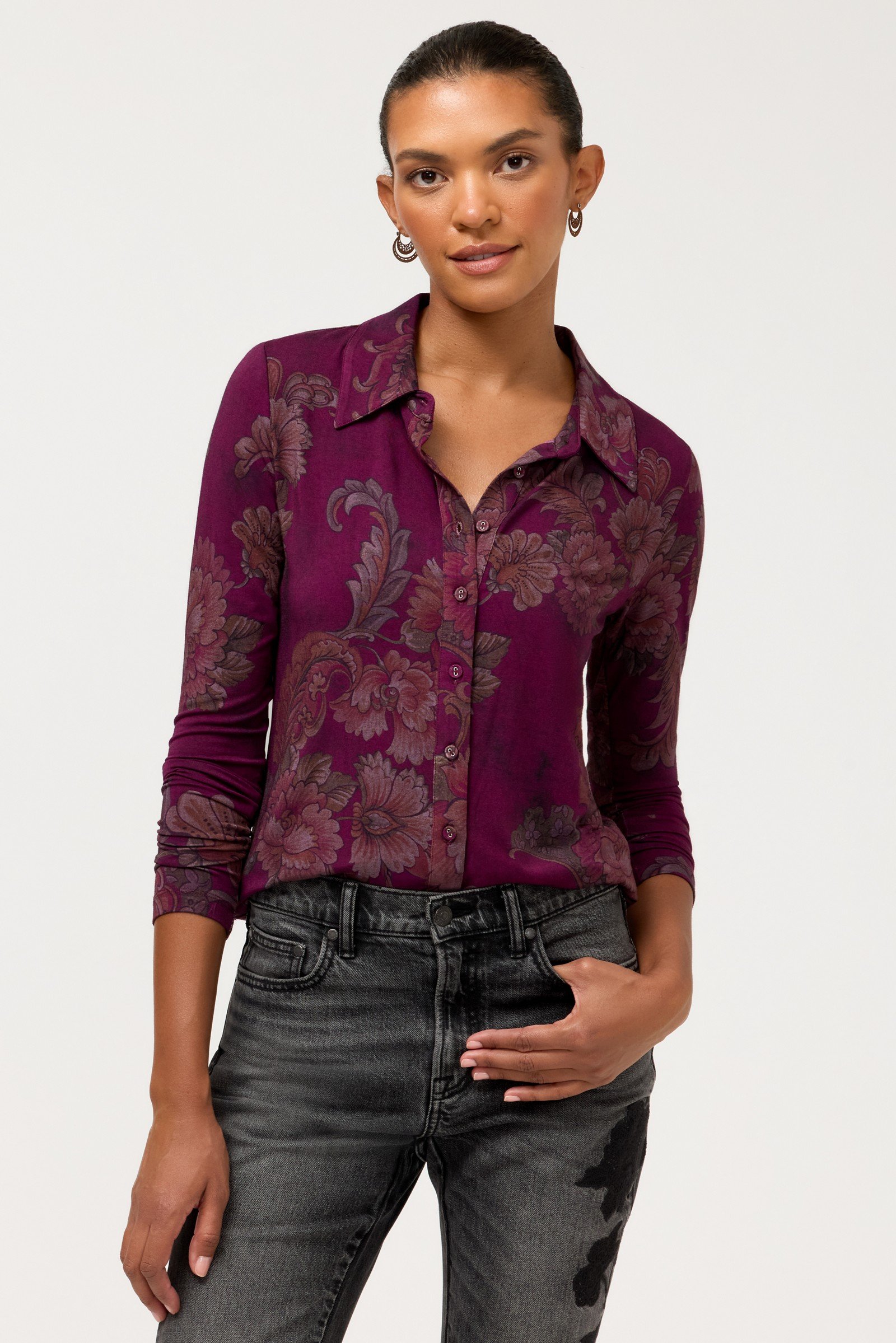 THE JANIE FAVORITE FITTED LONG SLEEVE BUTTON DOWN