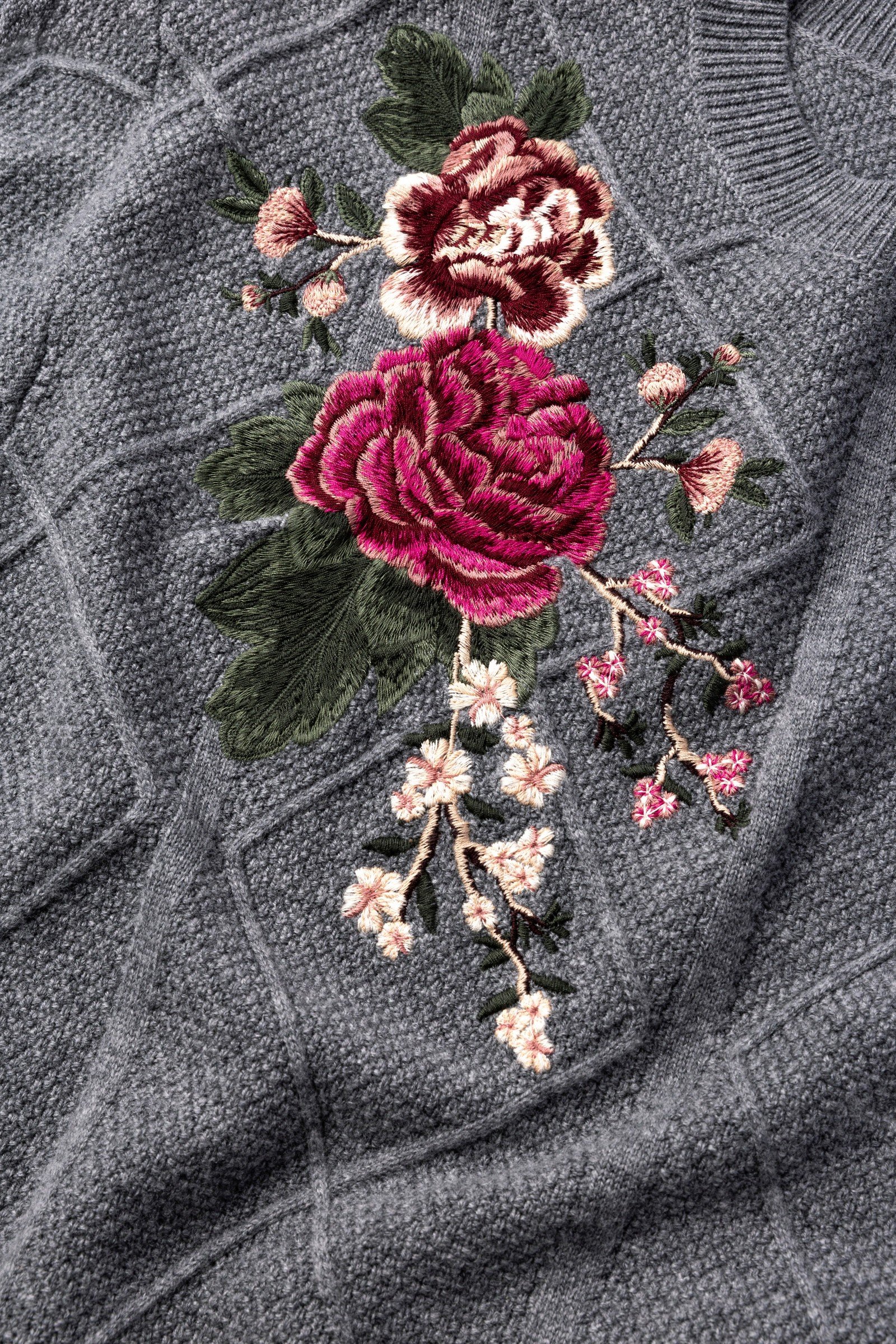 CABLE KNIT SWEATER