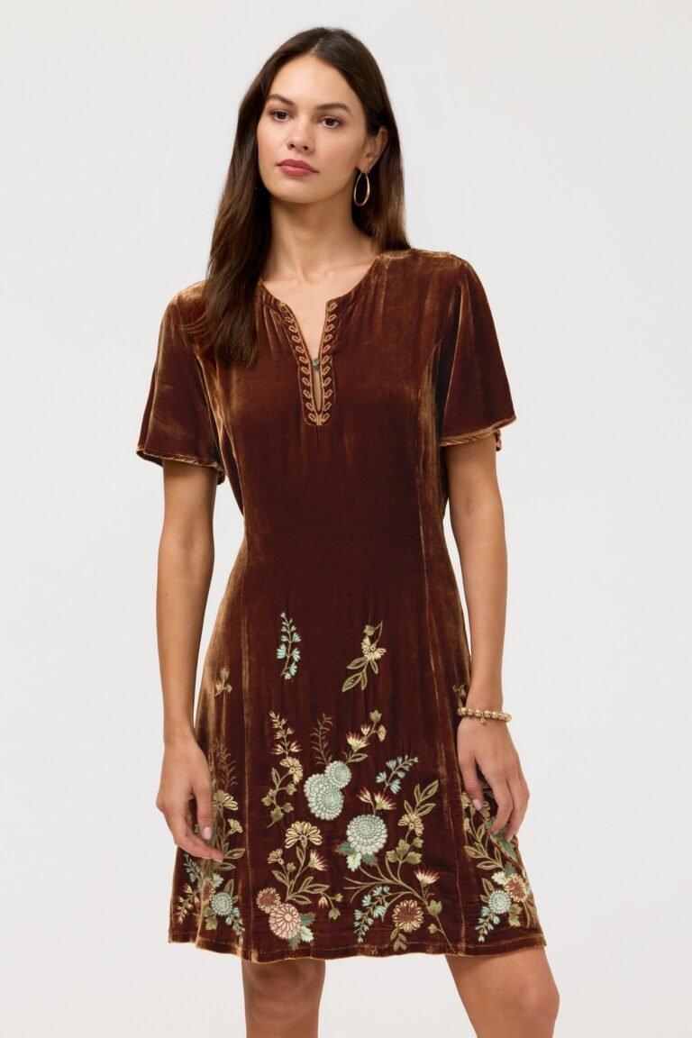 FLUTTER SLEEVE KEYHOLE DRESS