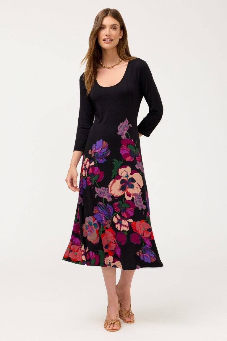 THE JANIE FAVORITE 3/4 SLEEVE SCOOP NECK