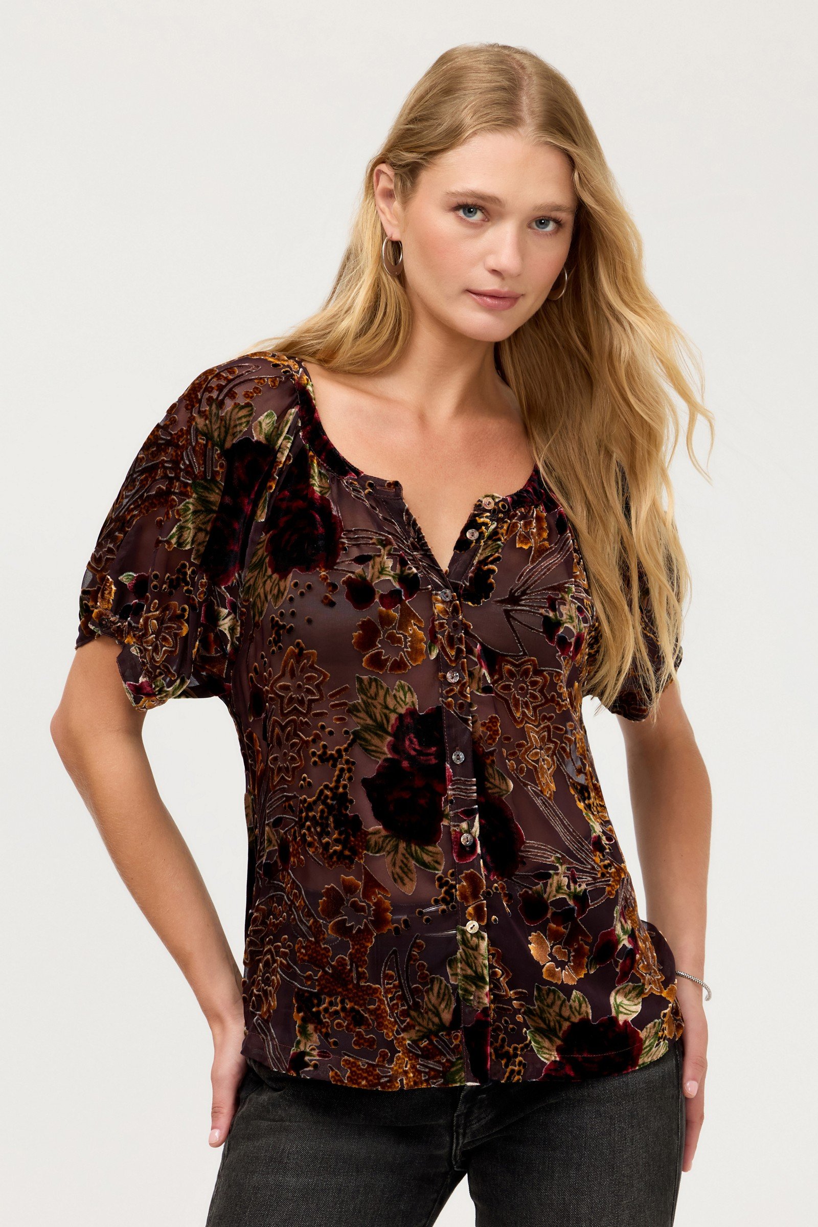 AVAH BUTTON DOWN SHIRT