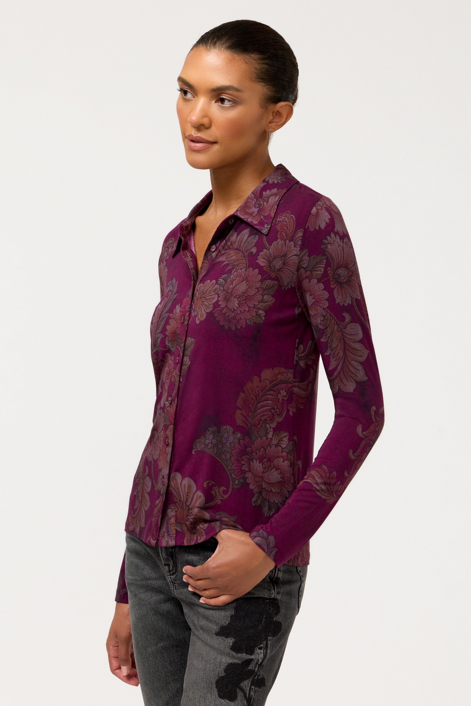 THE JANIE FAVORITE FITTED LONG SLEEVE BUTTON DOWN