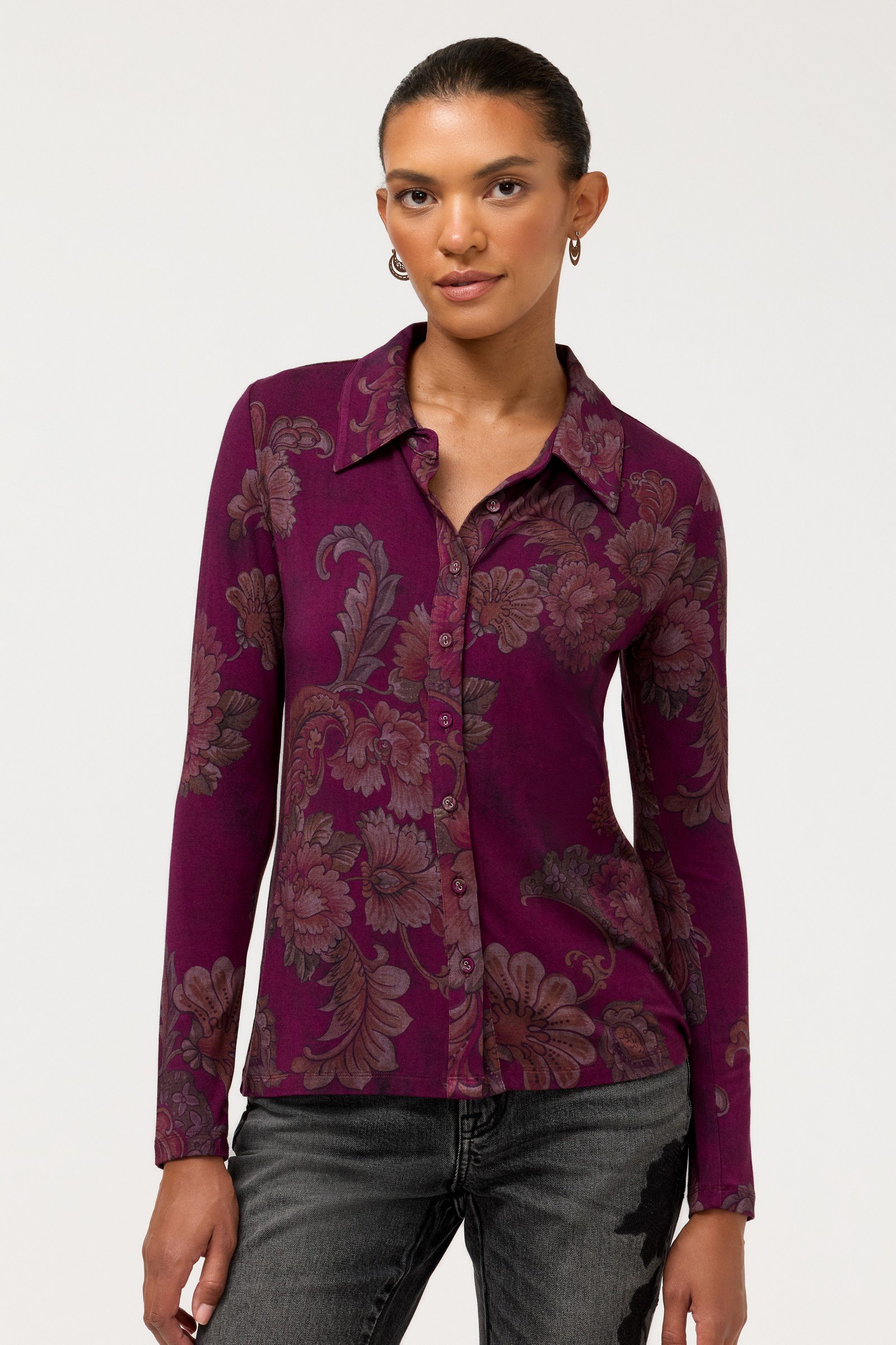 THE JANIE FAVORITE FITTED LONG SLEEVE BUTTON DOWN
