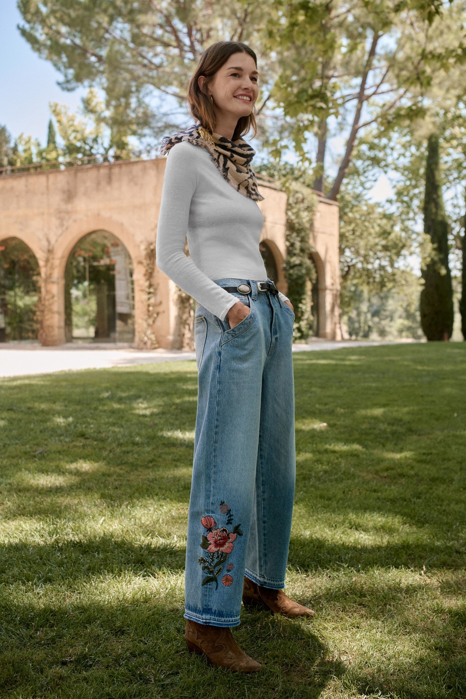THE SOLANA BARREL JEAN