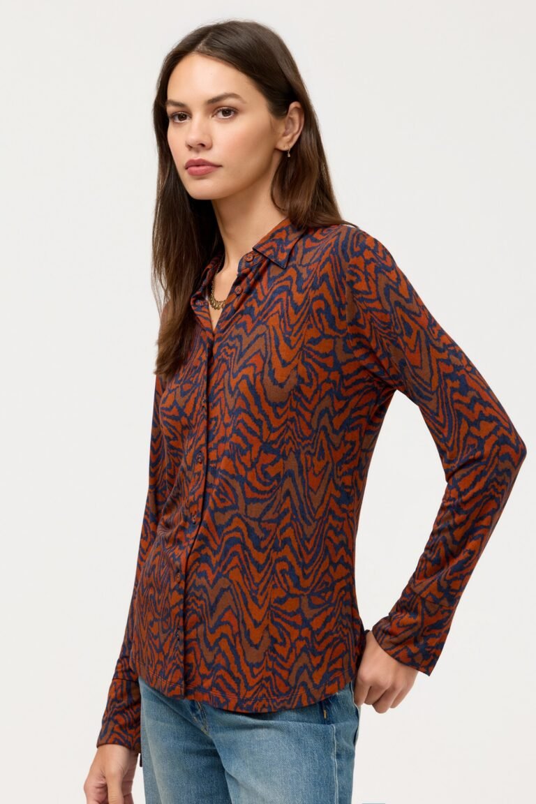 THE JANIE FAVORITE BUTTON FRONT SHIRT