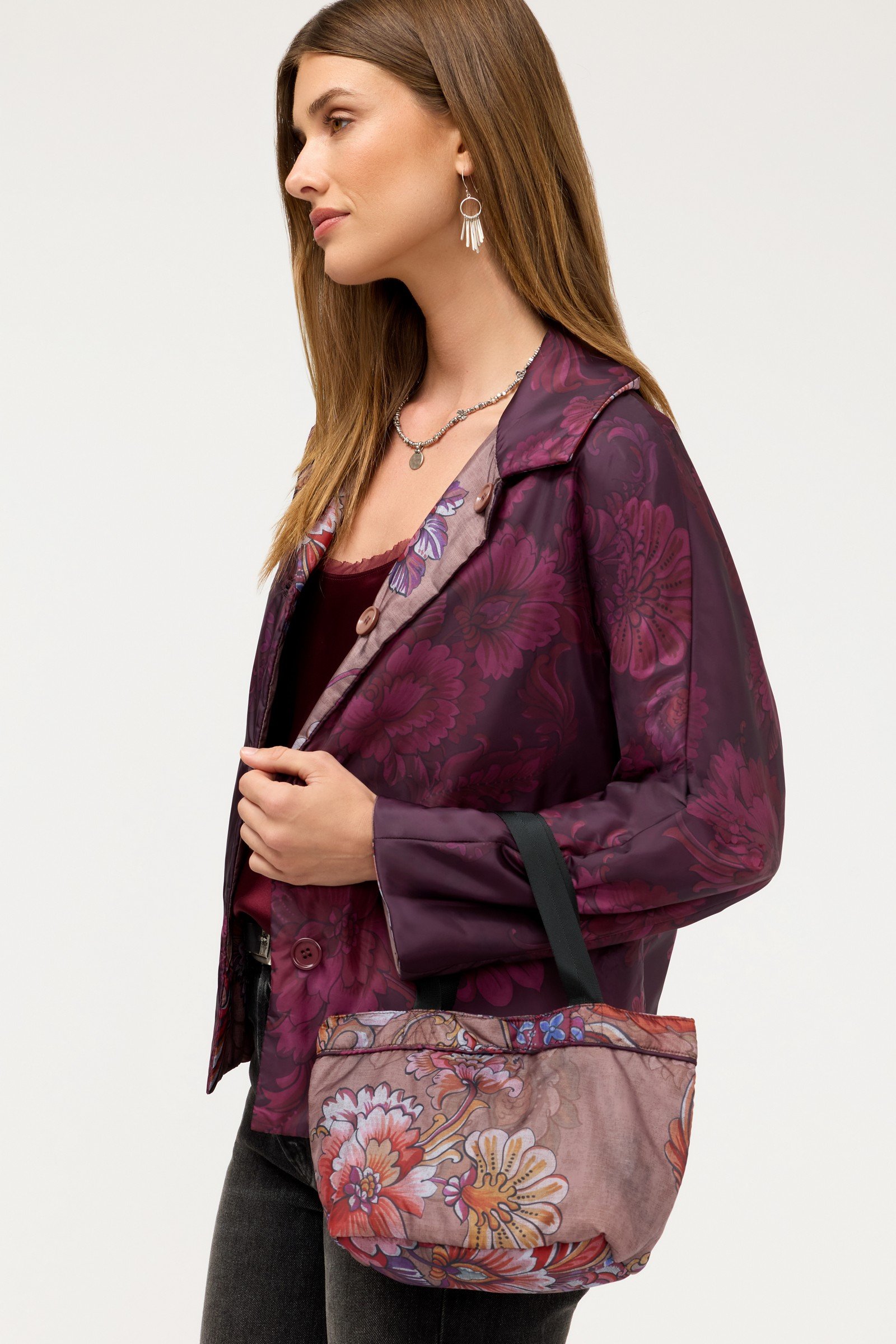 LIGHTWEIGHT PACKABLE REVERSIBLE PUFFER