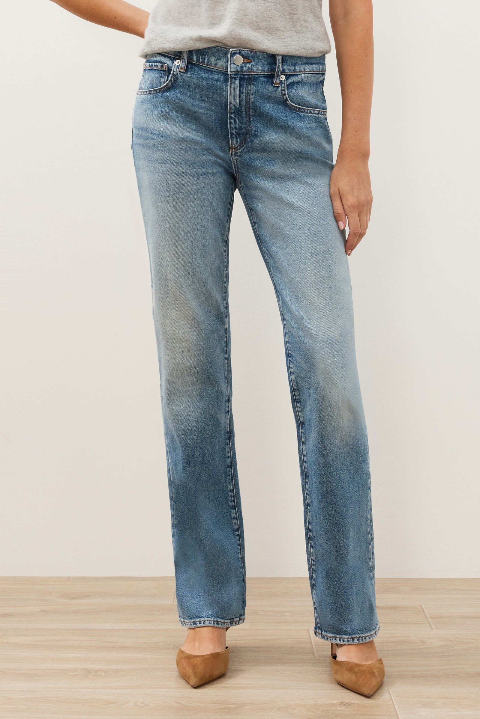 THE EASY STRAIGHT LEG JEAN