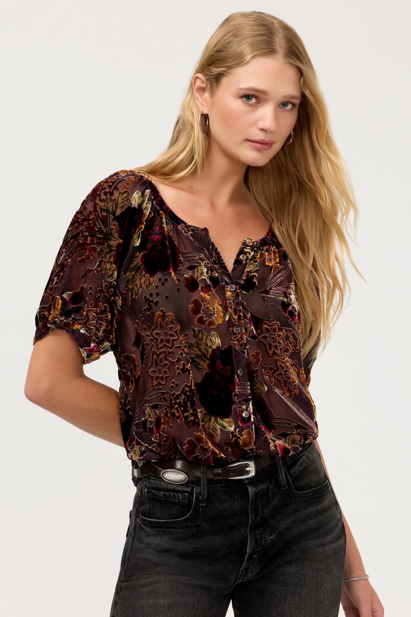 AVAH BUTTON DOWN SHIRT